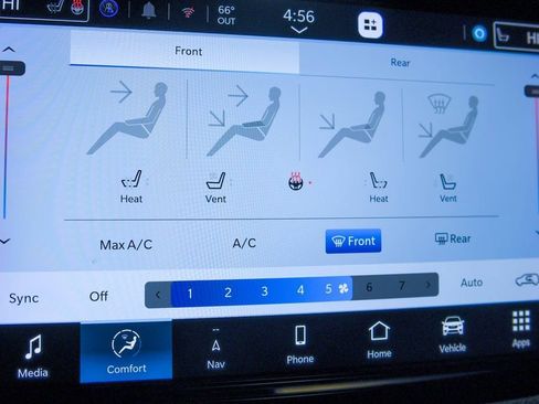 Used 2023 Chrysler Pacifica Limited image 23