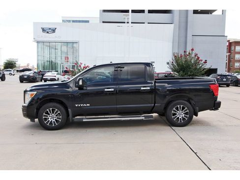 Used 2021 Nissan Titan SV w/ SV Convenience Package RWD image 4