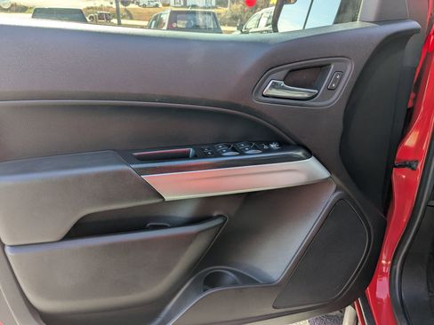 Used 2019 Chevrolet Colorado ZR2 image 10