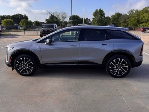 Used 2025 Cadillac Optiq Sport 1 image 4