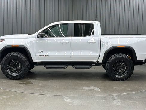 Used 2024 GMC Canyon AT4X image 2