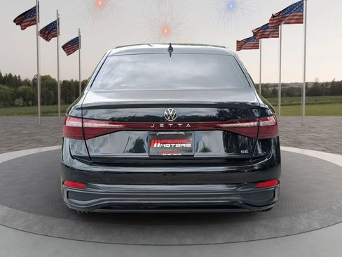 Used 2025 Volkswagen Jetta SE w/ Black Wheel Package FWD image 7