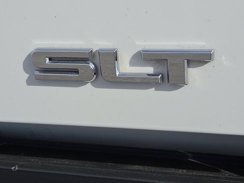 Used 2016 GMC Sierra 2500 SLT w/ Duramax Plus Package image 8