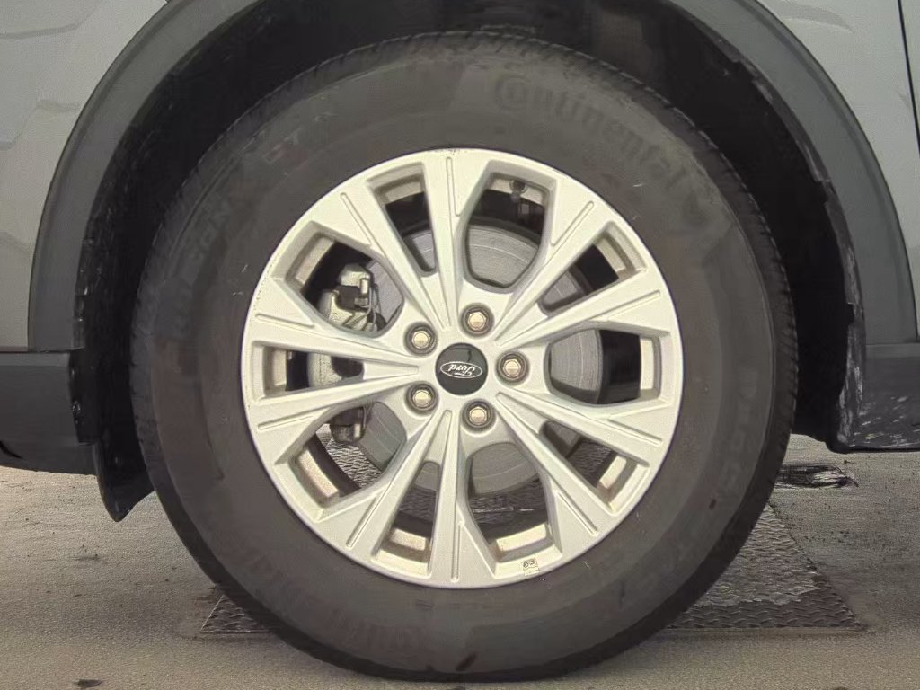 Used 2025 Ford Escape Active AWD/4WD image 6