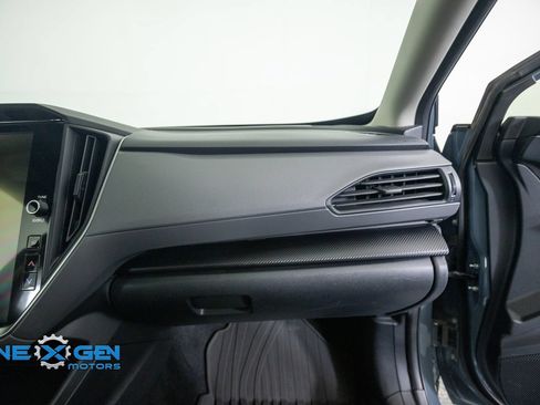 Used 2025 Subaru Crosstrek 2.5i Premium AWD/4WD image 40