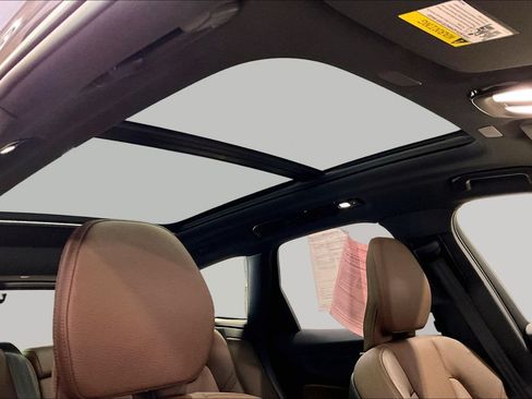 Certified 2025 Volvo XC60 T8 Plus w/ Climate Package AWD/4WD image 27