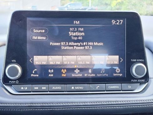 Used 2025 Nissan Rogue SV FWD image 23