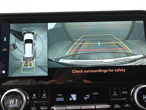 Certified 2025 Toyota Highlander Platinum image 22