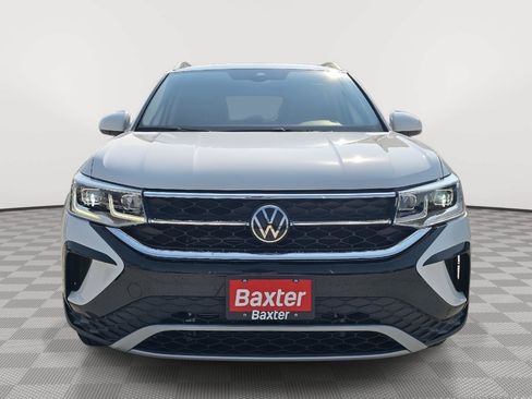 Certified 2023 Volkswagen Taos SEL AWD/4WD image 2