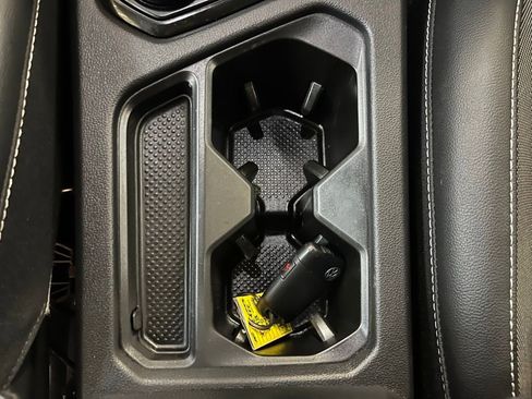 Used 2023 Volkswagen Taos SE w/ Panoramic Sunroof Package image 15