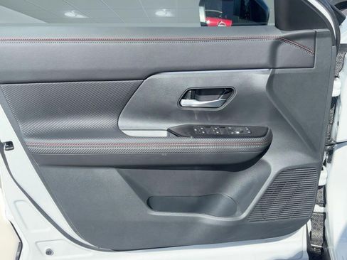 New 2026 Nissan Kicks SR w/ Cold Weather Package image 20