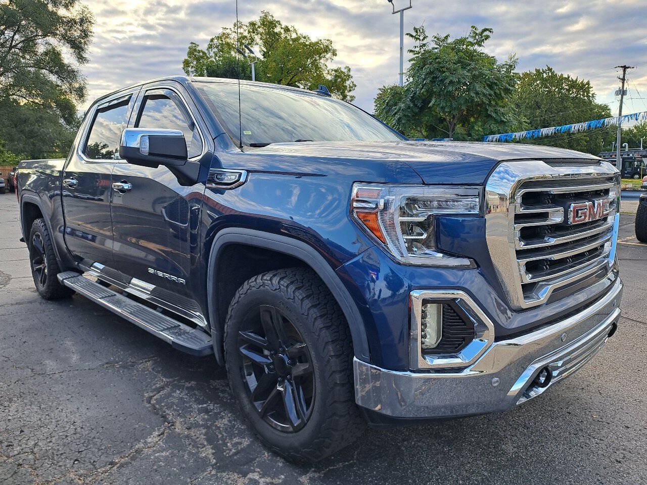Used 2019 GMC Sierra 1500 SLT w/ SLT Premium Plus Package AWD/4WD image 3