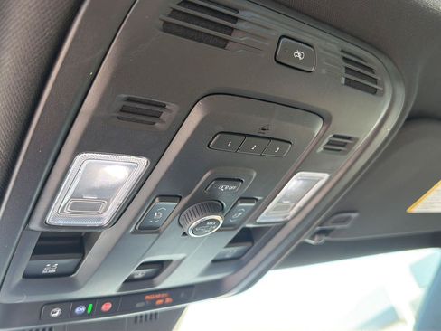 Used 2024 Cadillac Escalade ESV Premium Luxury AWD/4WD image 31