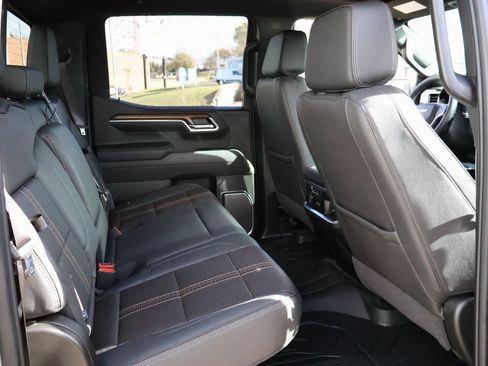 Certified 2025 Chevrolet Silverado 1500 High Country w/ Technology Package image 11