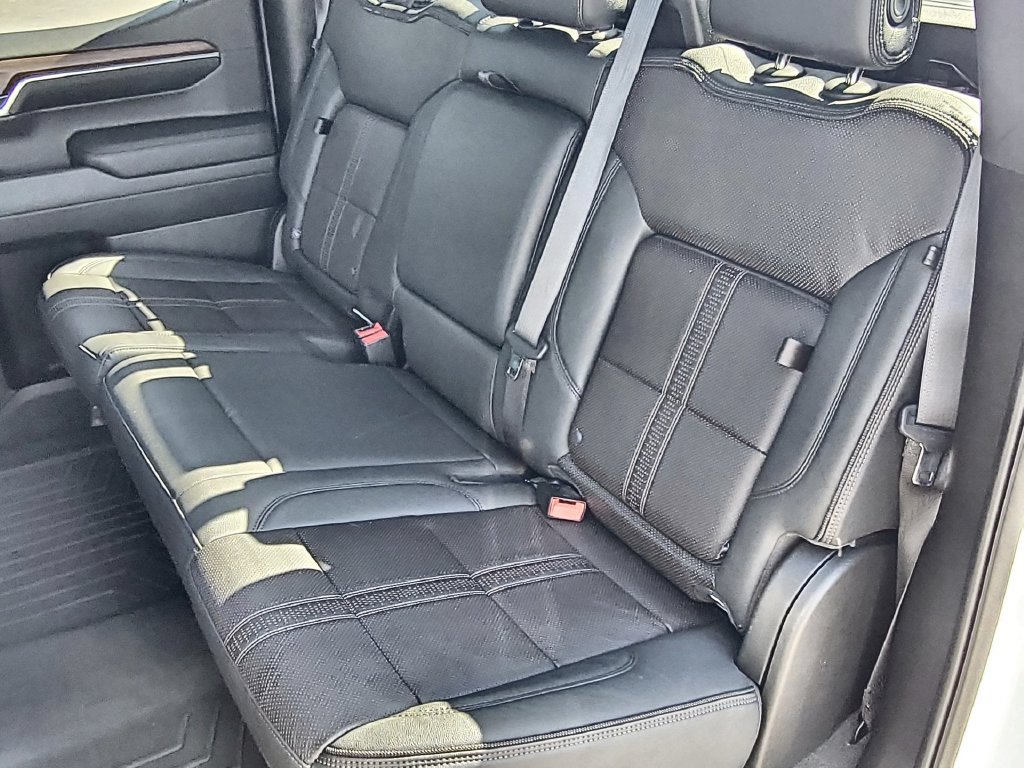 Certified 2022 Chevrolet Silverado 1500 High Country w/ Technology Package AWD/4WD image 25