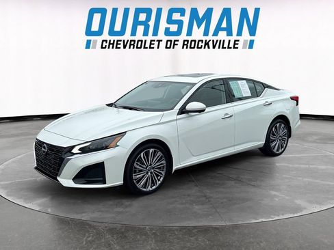 Used 2023 Nissan Altima 2.5 SL image 2