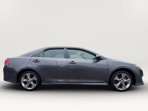 Used 2014 Toyota Camry SE w/ Protection Package FWD image 6