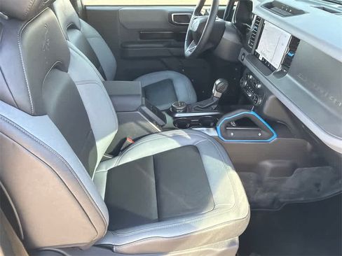 Used 2024 Ford Bronco Black Diamond image 12
