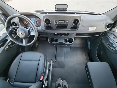 New 2025 Mercedes-Benz Sprinter 2500 image 17