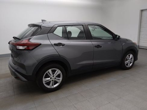 Used 2023 Nissan Kicks S FWD image 3