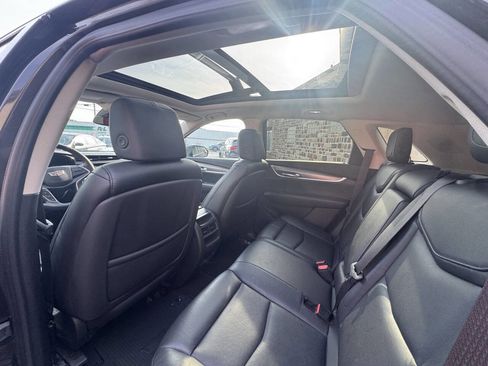 Used 2017 Cadillac XT5 Luxury w/ Driver Awareness Package AWD/4WD image 19