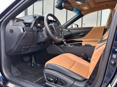 Used 2024 Lexus ES 350 w/ Premium Package image 16