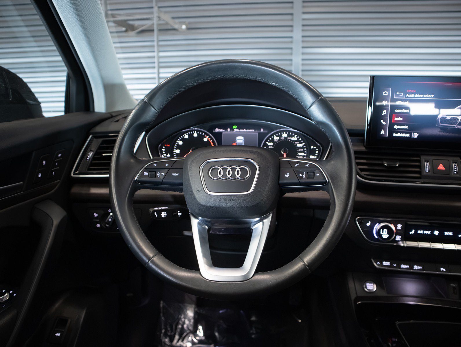 Used 2023 Audi Q5 2.0T Premium AWD/4WD image 18