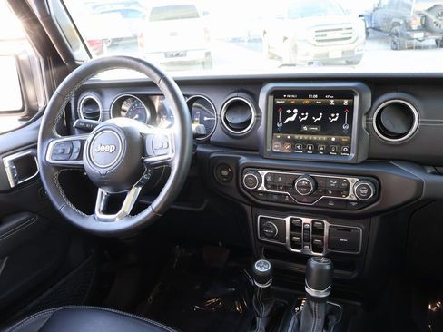 Used 2023 Jeep Wrangler Unlimited Sahara w/ Cold Weather Group image 13