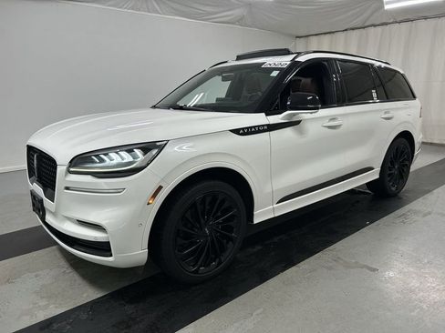 Used 2022 Lincoln Aviator Reserve w/ Equipment Group 201A AWD/4WD image 5
