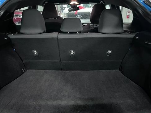 Used 2019 Toyota C-HR XLE FWD image 4