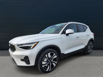 New 2025 Volvo XC40 B5 Plus w/ Protection Package Premier
