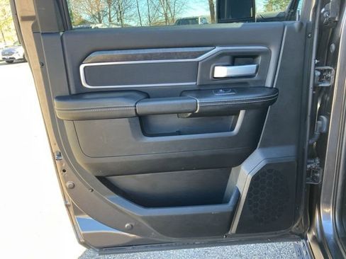 Used 2024 RAM 2500 Big Horn w/ Sport Appearance Package AWD/4WD image 14