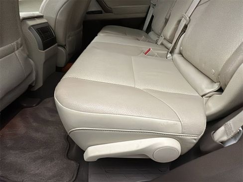 Used 2018 Lexus GX 460 Premium w/ Premium Package image 13