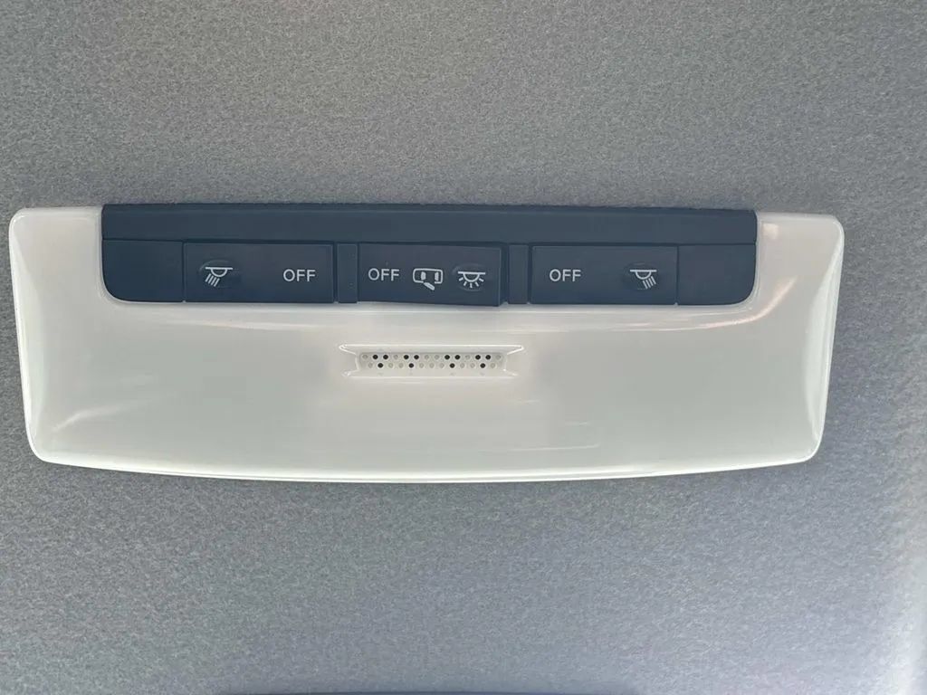 Used 2025 Nissan Kicks Play S FWD image 17