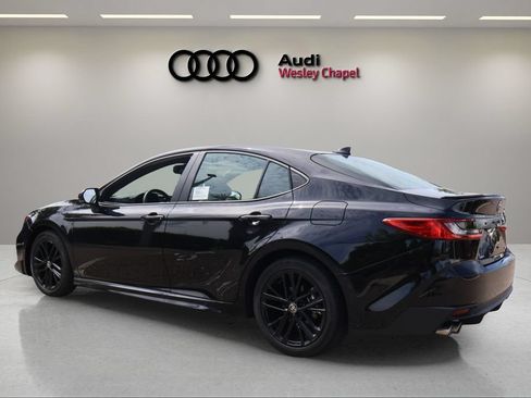 Used 2026 Toyota Camry SE FWD image 3