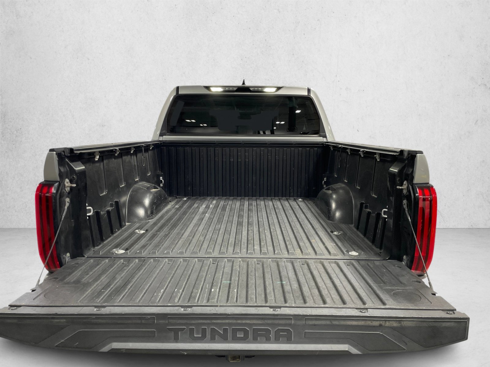 Used 2022 Toyota Tundra SR5 w/ SR5 Convenience Package AWD/4WD image 23
