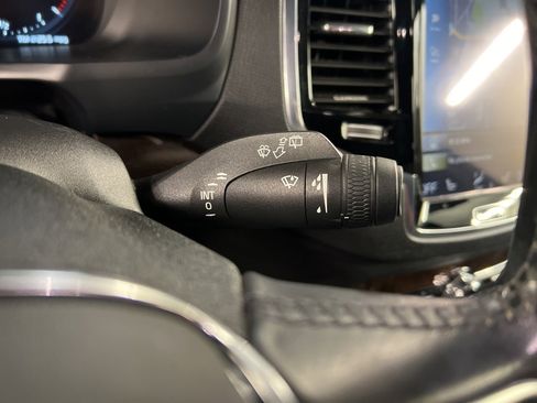 Used 2016 Volvo XC90 T6 Momentum w/ Momentum Plus Package image 18