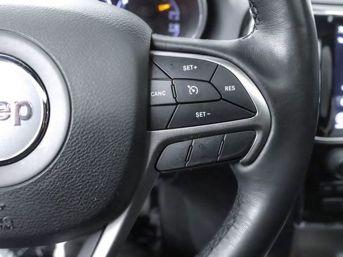 Used 2022 Jeep Grand Cherokee Limited image 16