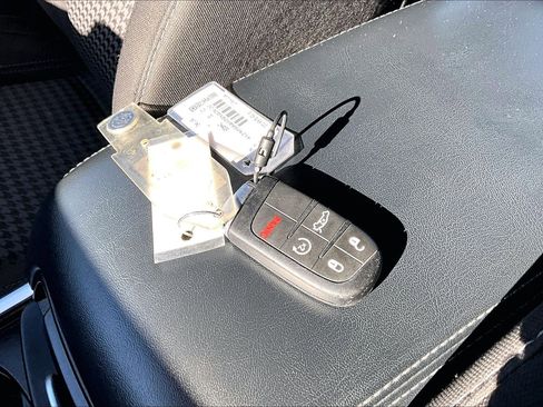 Used 2023 Dodge Charger SXT image 35