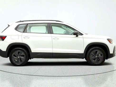 Used 2025 Volkswagen Taos S FWD image 4