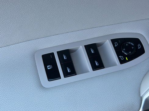 Certified 2023 BMW iX xDrive50 w/ Ultimate Package 2 image 13