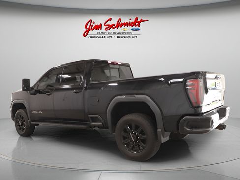 Used 2024 GMC Sierra 2500 AT4 w/ Technology Package AWD/4WD image 4
