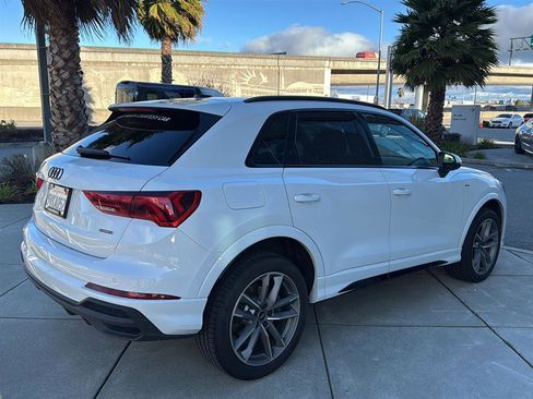 Used 2025 Audi Q3 2.0T Premium w/ Convenience Package image 6