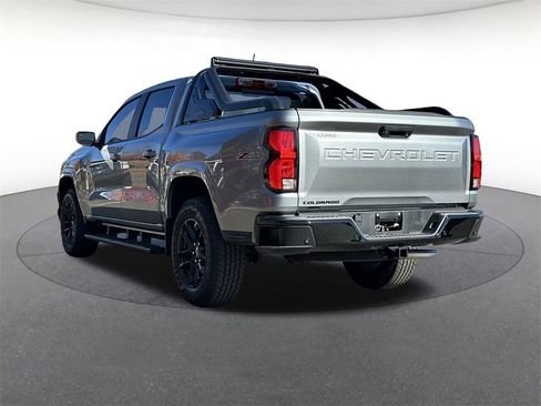 Used 2025 Chevrolet Colorado Z71 w/ Midnight Edition image 3