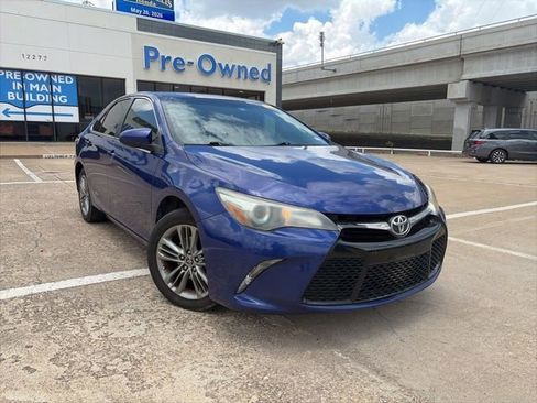 Used 2015 Toyota Camry SE FWD image 1