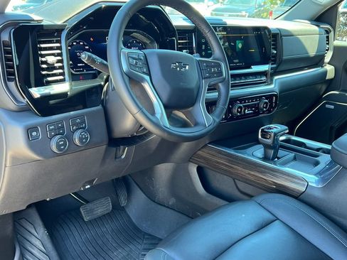 Used 2026 Chevrolet Silverado 1500 LT Trail Boss w/ Convenience Package II AWD/4WD image 24