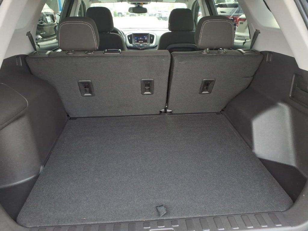 Used 2024 GMC Terrain SLE w/ Driver Convenience Package FWD image 18