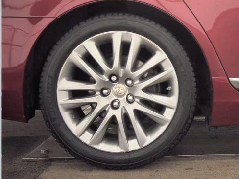 Used 2014 Lexus LS 460 w/ Comfort Package image 9