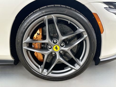 Used 2024 Ferrari Roma Spider RWD image 11