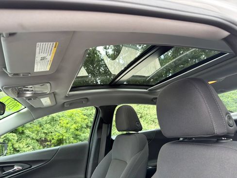 Used 2022 Chevrolet Malibu LT FWD image 17